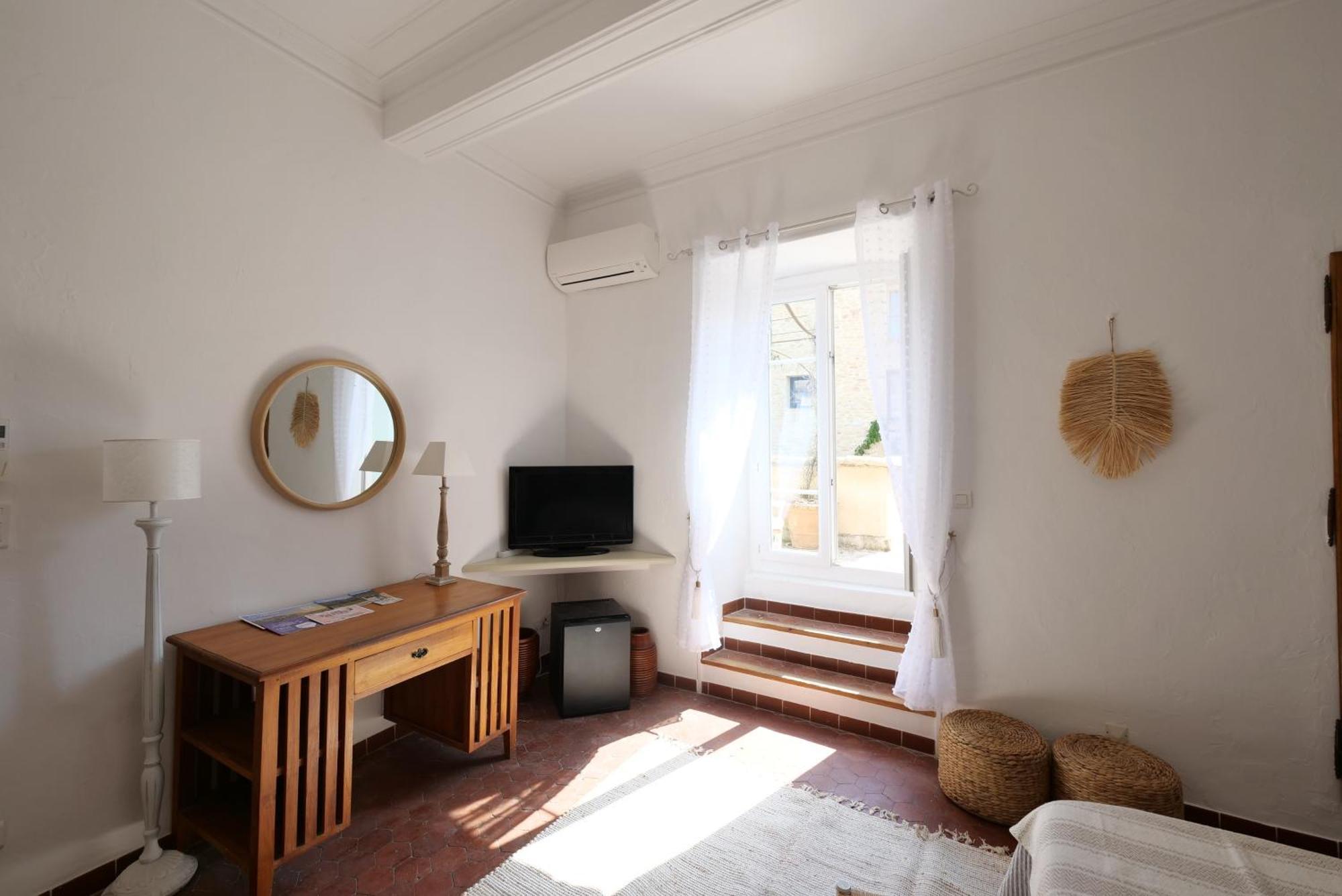 Chambres Du Vieux Bistrot Cabrières-dʼAvignon Zewnętrze zdjęcie