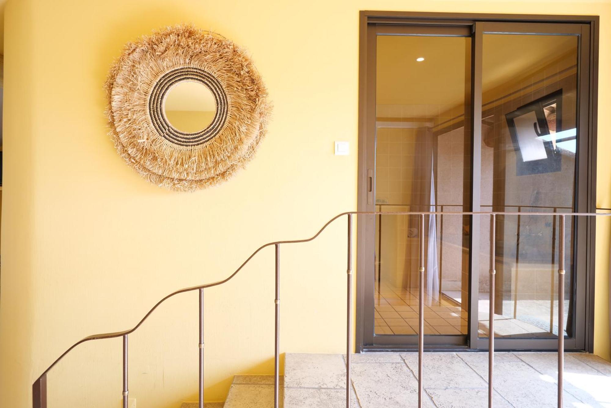 Chambres Du Vieux Bistrot Cabrières-dʼAvignon Zewnętrze zdjęcie