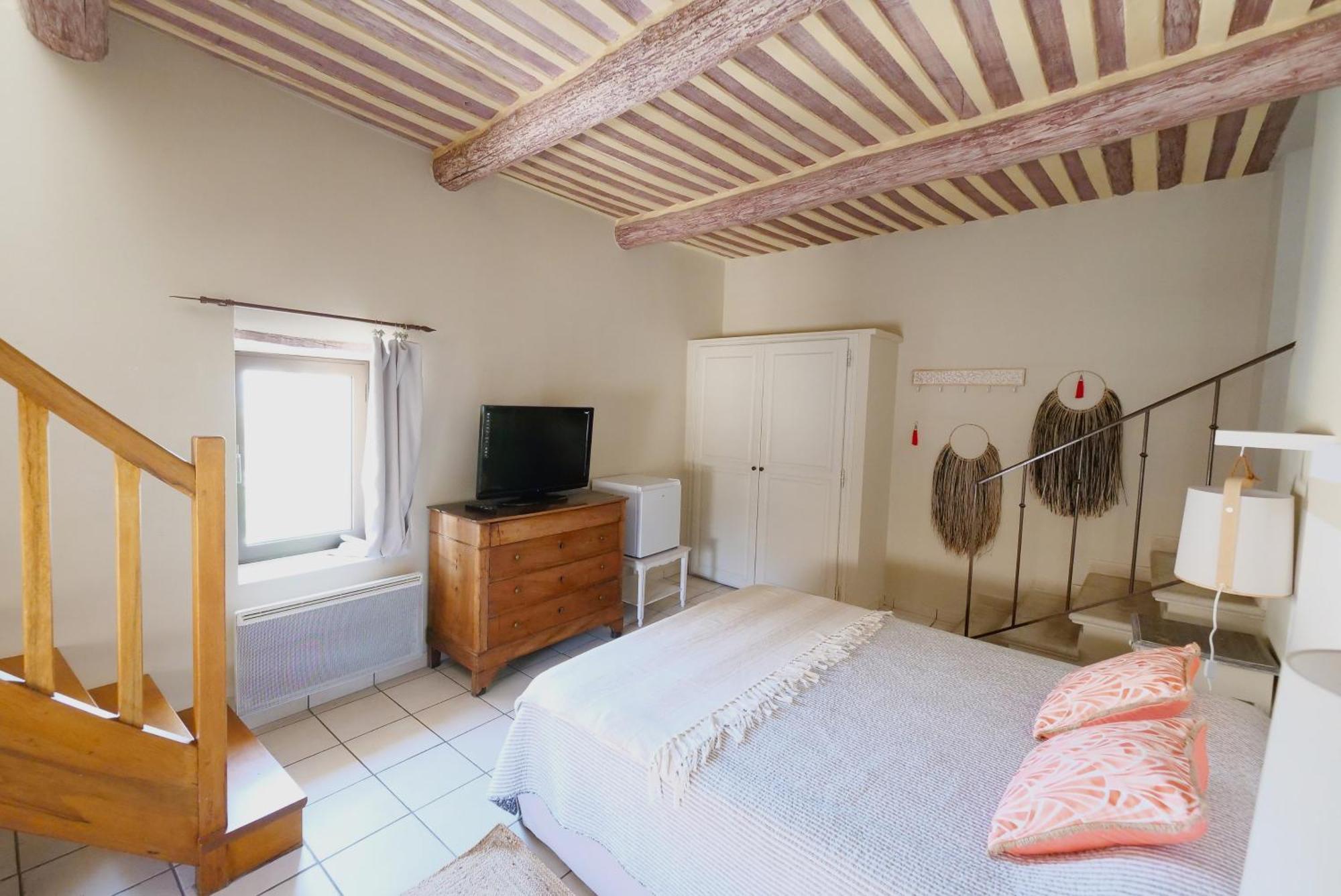 Chambres Du Vieux Bistrot Cabrières-dʼAvignon Zewnętrze zdjęcie